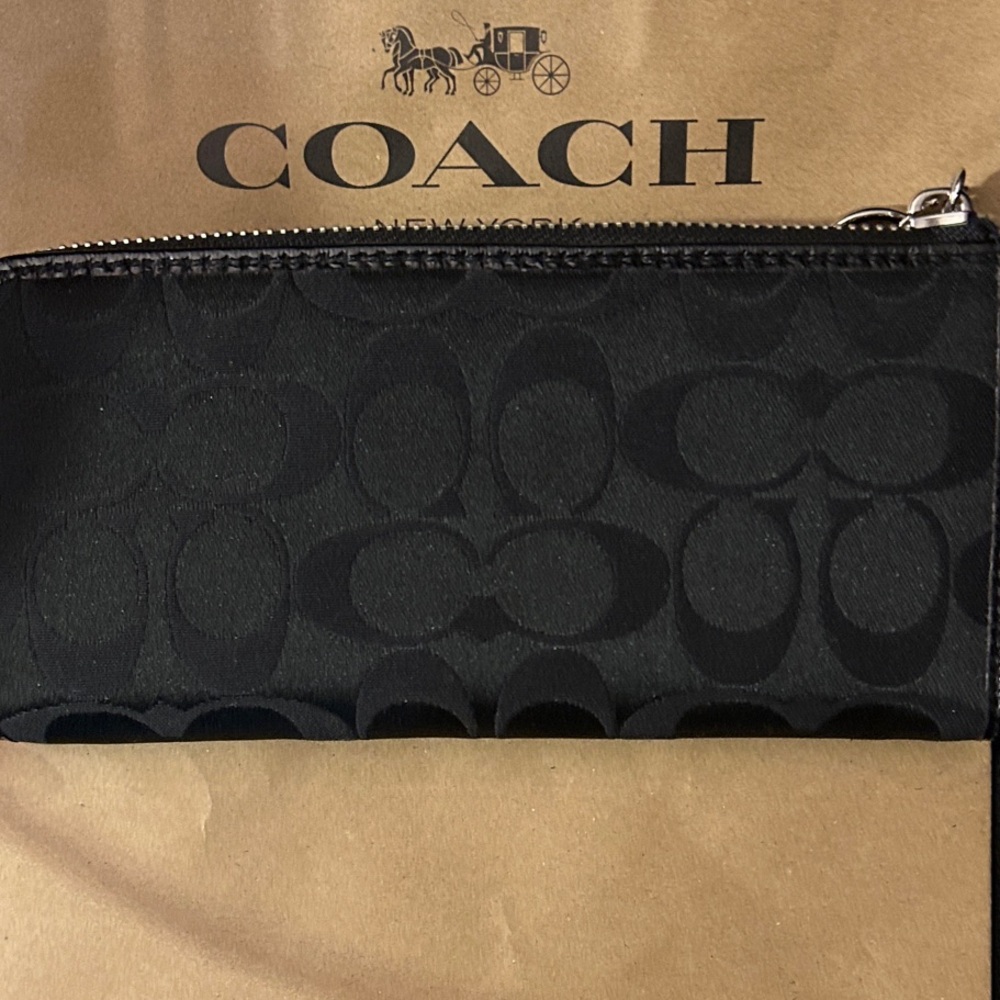 Coach Poppy Zip-Around Long Wallet in Signature Jacquard EUC - Picture 3 of 12